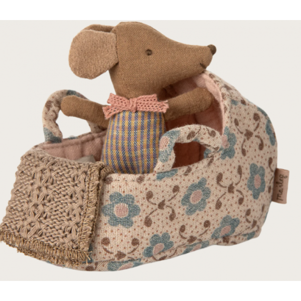 Bébé souris dans son couffin - Rose